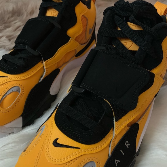 Nike Air Max Speed Turf ‘Steelers’ Sneakers - Picture 2 of 8